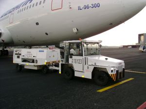拖曳牵引车