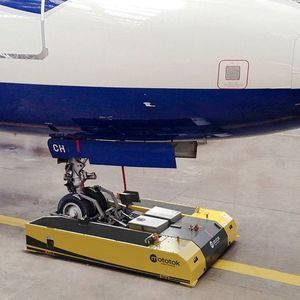 拖曳牵引车
