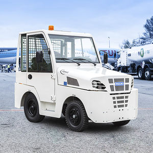 拖曳牵引车