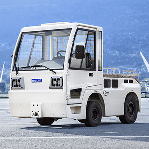 拖曳牵引车