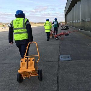 电池动力地面电源装置