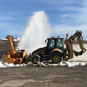 卡车安装式吹雪机 1