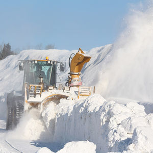 反铲装载机安装式吹雪机 1
