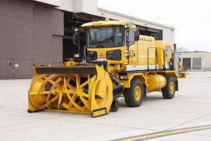 卡车安装式吹雪机 1