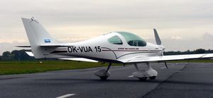 双人超轻型飞机 1