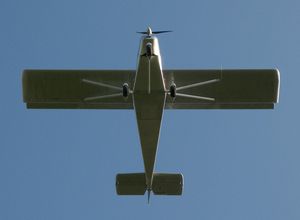 双人超轻型飞机