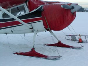 轻型飞机滑雪降落板