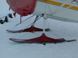 轻型飞机滑雪降落板