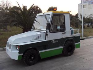 拖曳牵引车