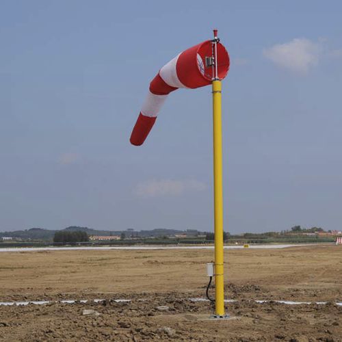 机场风向袋 - WC-I - AIRSAFE AIRPORT EQUIPMENT CO., LTD. - 带风杆 / 带内部照明