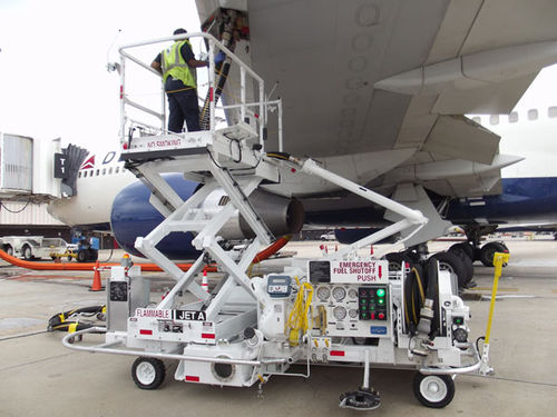 机场加油泵车 - 800 GPM - BETA FUELING SYSTEMS - 牵引式 / 带升降平台