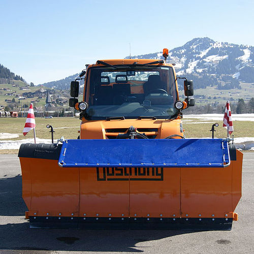 机场跑道铲雪车 - BOSCHUNG AIRPORT DIVISION