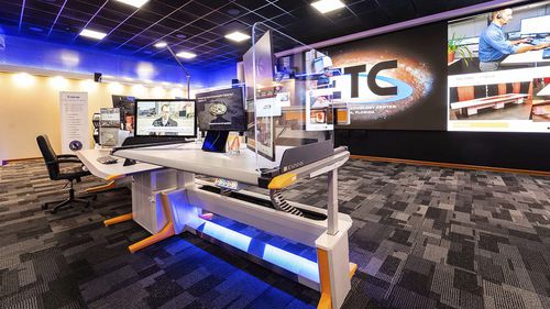 独立型空中交通管制台 - Strategy Air Sit-Stand - EVANS AIRPORT SOLUTIONS | NKI - 直线型 / 无存储 / 塔台