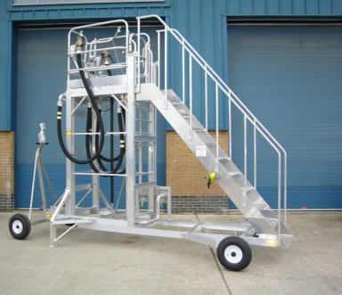 加油活动梯 - 380 - FLIGHTLINE SUPPORT LTD - 飞机
