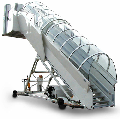 登船梯 - PTR-18 ADN - FRANKE-AEROTEC GMBH - 移动式 / 牵引式 / 带顶棚