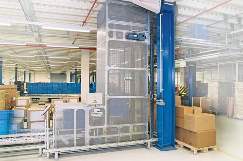 带式输送机 - NERAK GMBH FÖRDERTECHNIK - 滚筒 / 用于货物 / 立式