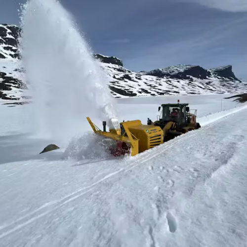 卡车安装式吹雪机 - UPV 450 Twin Spin - ØVERAASEN AS - 跑道