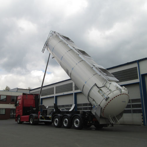 自推式飞机加油车 - SCHRADER T+A FAHRZEUGBAU GMBH & CO. KG - 带升降平台 / 机场