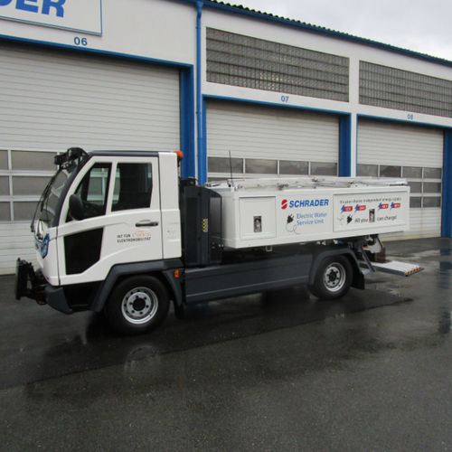 自推式饮用水车 - WSU  - SCHRADER T+A FAHRZEUGBAU GMBH & CO. KG - 带升降平台 / 机场