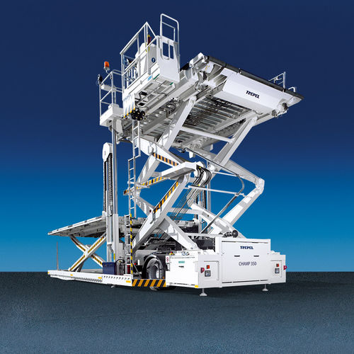 剪叉式升降装卸机 - CHAMP 350 - TREPEL AIRPORT EQUIPMENT GMBH - 伸缩 / 货运 / 柴油