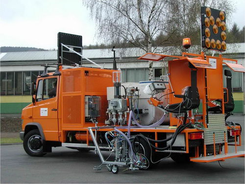 卡车安装式标线机 - GKSP 1000 - Winter Markiertechnik GmbH - 冷喷涂塑料 / 跑道