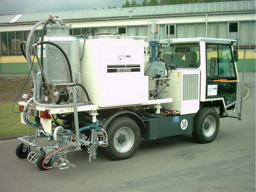 卡车安装式标线机 - GKSP 600 - Winter Markiertechnik GmbH - 冷喷涂塑料 / 跑道