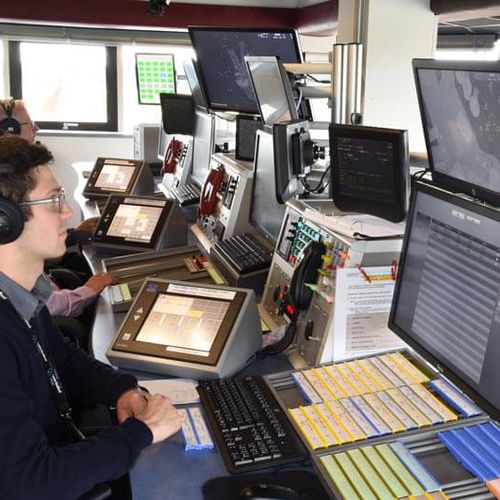 多座位空中交通管制台 - ATC radar/approach console - THINKING SPACE SYSTEMS LTD - 弯曲 / 带收纳