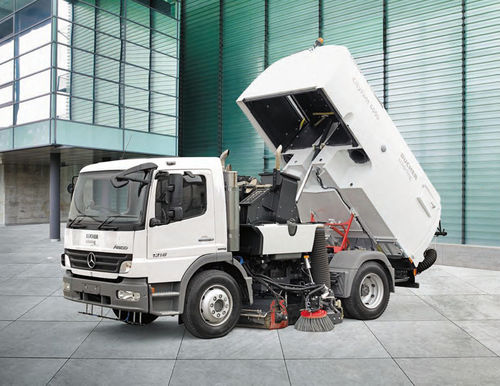 机场扫地机 - Excel Industry Co. LLC / DOLL Fahrzeugbau GmbH - 驾驶式 / 紧凑型