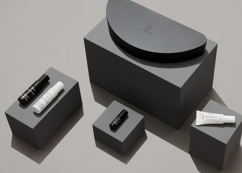 商务飞机洗漱套装 - BYREDO  - BUZZ - THE INFLIGHT EXPERIENCE...