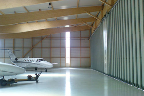 飞机机库 - Alto General Aviation Services GmbH - 机场