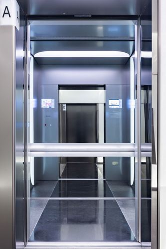 电动电梯 - 7000 - Schindler - 机场 / 3000kg +
