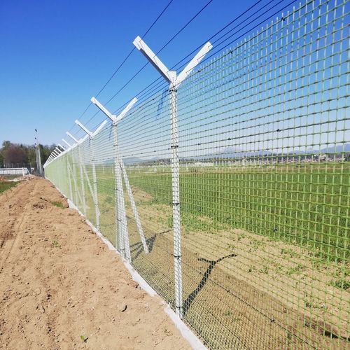 机场围栏 - FRP MESH  - M.M. Srl - 玻璃纤维 / 安全 / 带有型材