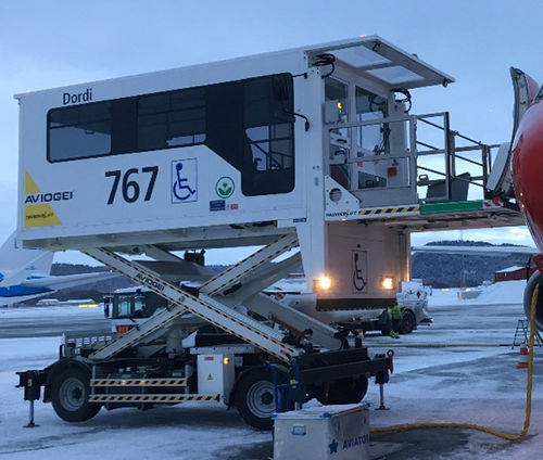 无障碍旅客登机设备 / 自推式 - THUNDERLIFT 4000E - Aviogei/Italy - 机场
