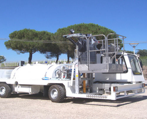 自推式饮用水车 - VASM2000 - Aviogei/Italy - 带升降平台 / 带有流量计 / 机场