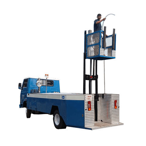 自推式饮用水车 - Nandan GSE Pvt ltd - 带有流量计 / 带升降平台 / 机场